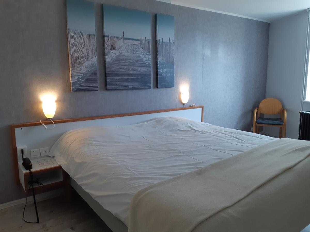 Logis Hotel Les Chardons Bleus Restaurant Le Bistrot De La Mer Роскоф Екстериор снимка