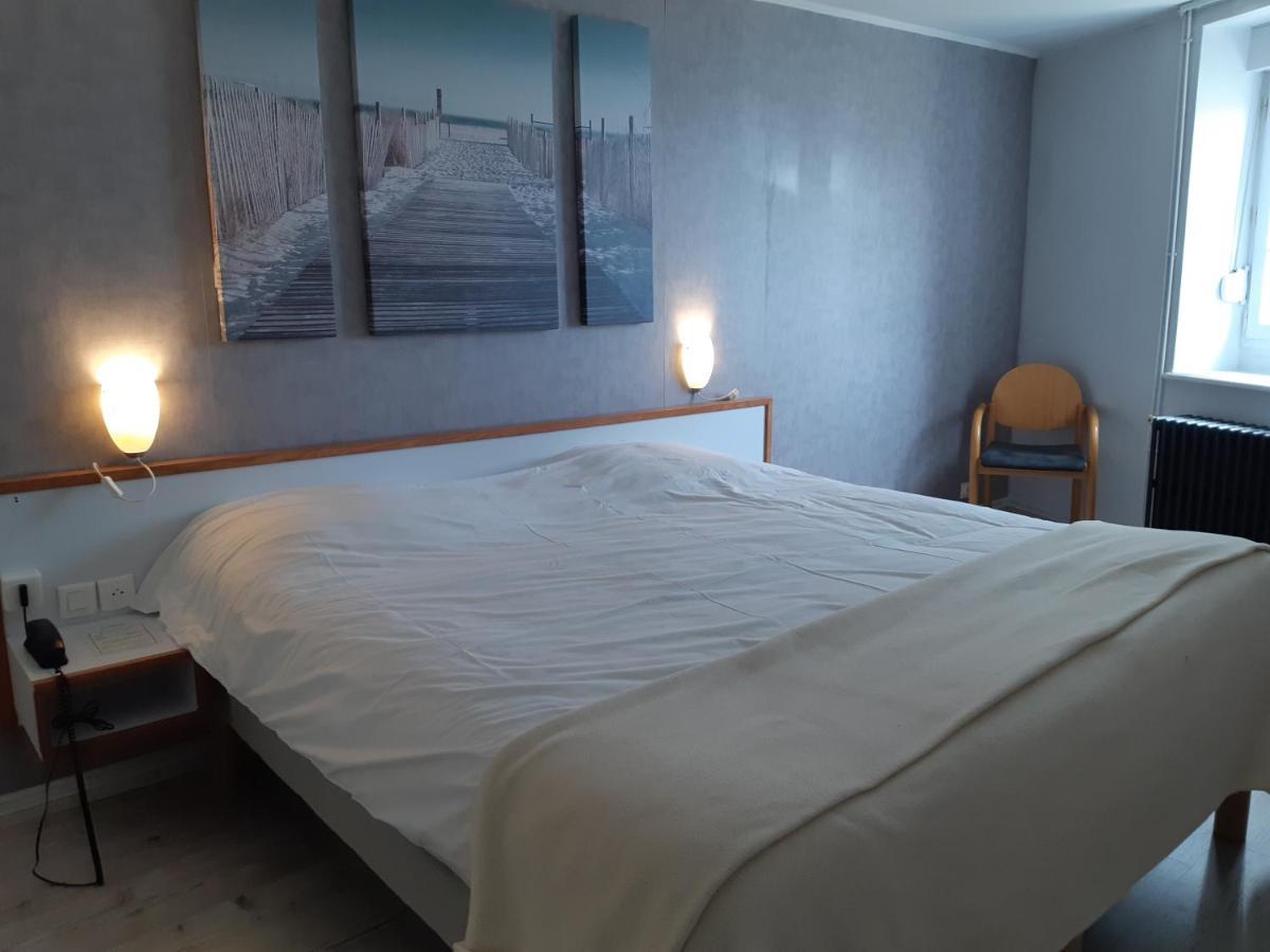 Logis Hotel Les Chardons Bleus Restaurant Le Bistrot De La Mer Роскоф Екстериор снимка