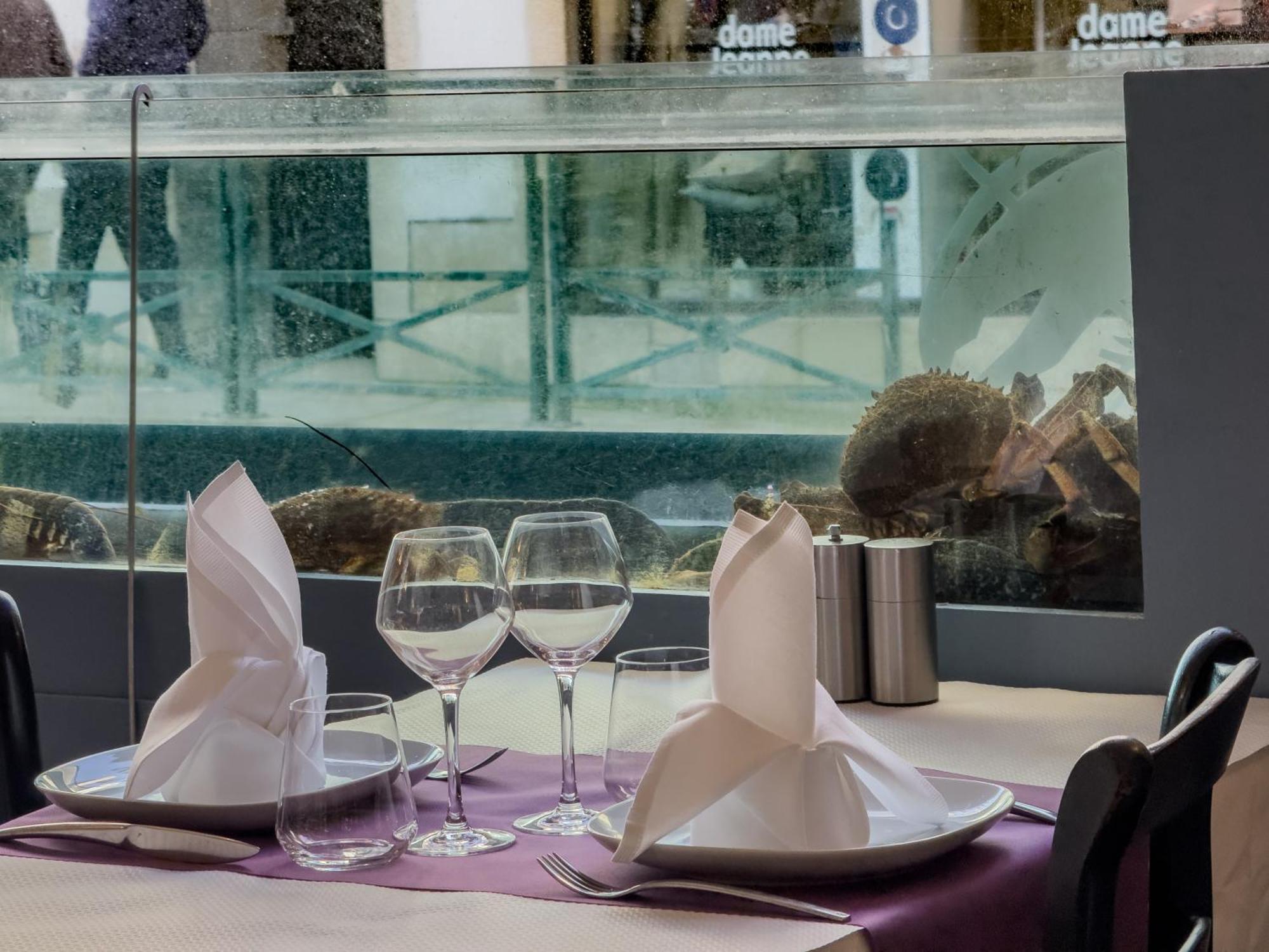 Logis Hotel Les Chardons Bleus Restaurant Le Bistrot De La Mer Роскоф Екстериор снимка