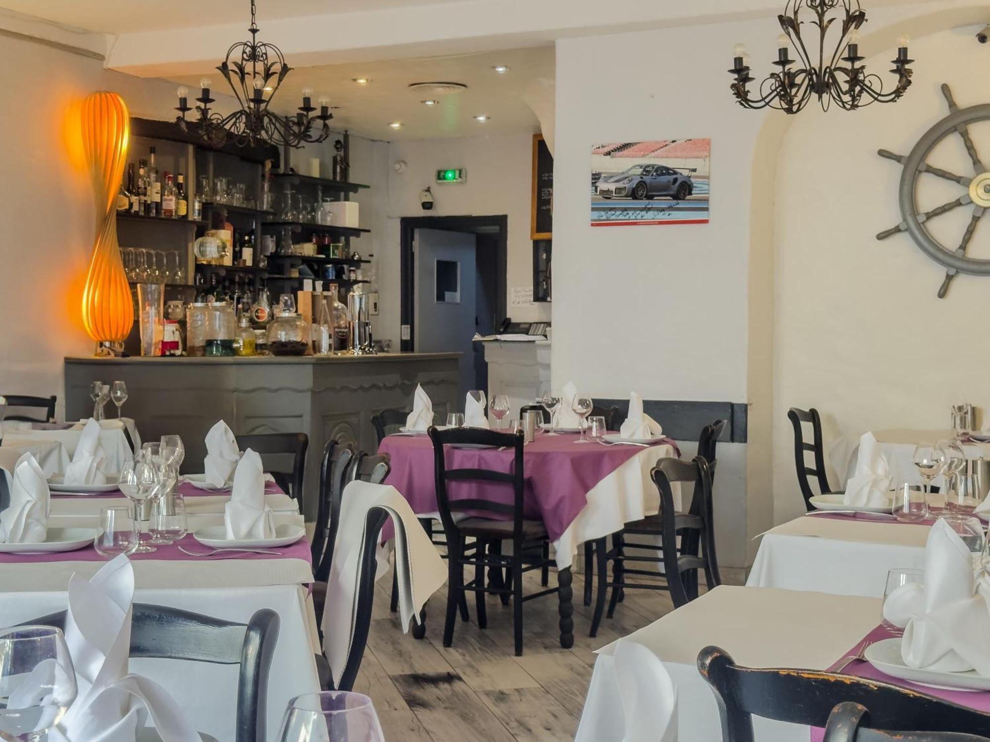 Logis Hotel Les Chardons Bleus Restaurant Le Bistrot De La Mer Роскоф Екстериор снимка