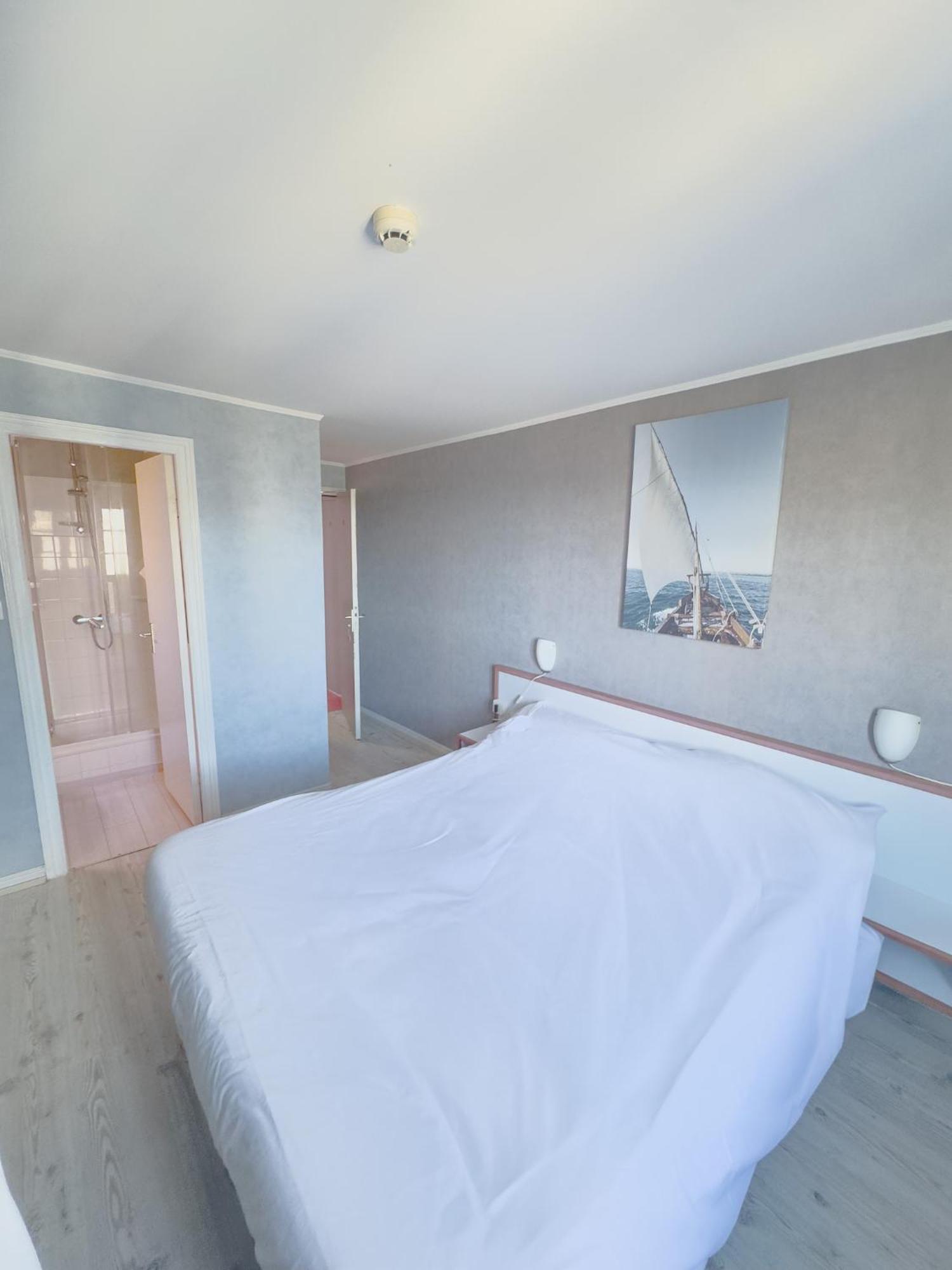 Logis Hotel Les Chardons Bleus Restaurant Le Bistrot De La Mer Роскоф Екстериор снимка