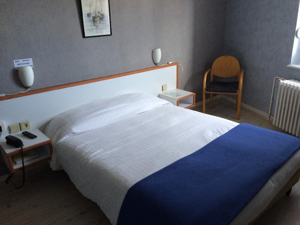 Logis Hotel Les Chardons Bleus Restaurant Le Bistrot De La Mer Роскоф Екстериор снимка