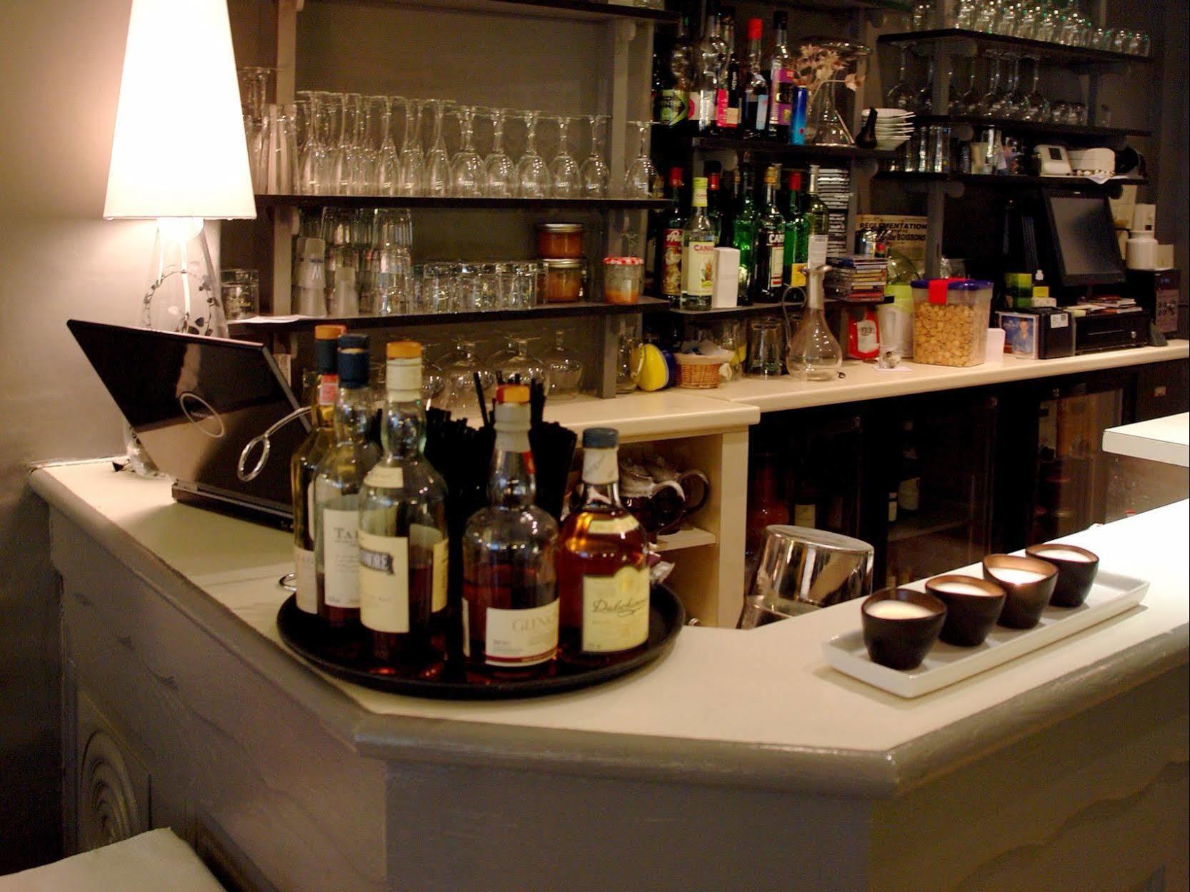 Logis Hotel Les Chardons Bleus Restaurant Le Bistrot De La Mer Роскоф Екстериор снимка