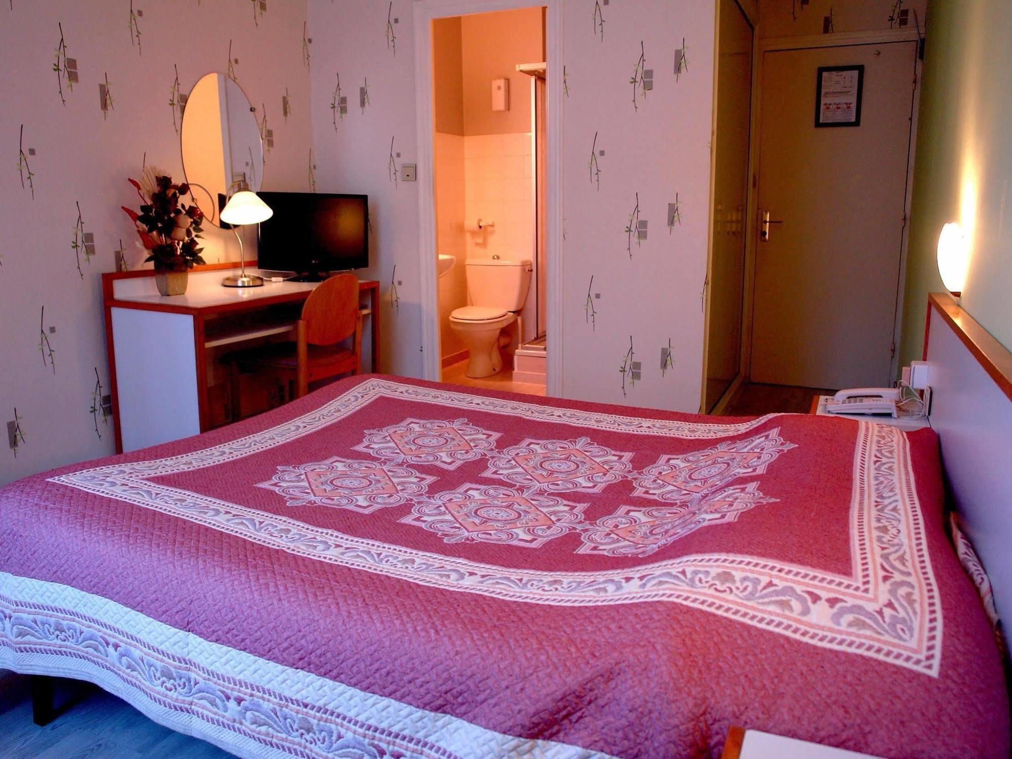Logis Hotel Les Chardons Bleus Restaurant Le Bistrot De La Mer Роскоф Екстериор снимка